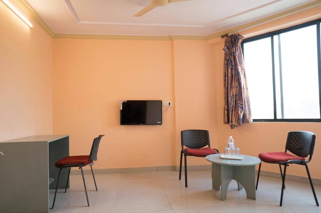 Oyo Flagship 37830 Hotel Aakar International Sātāra Exterior foto