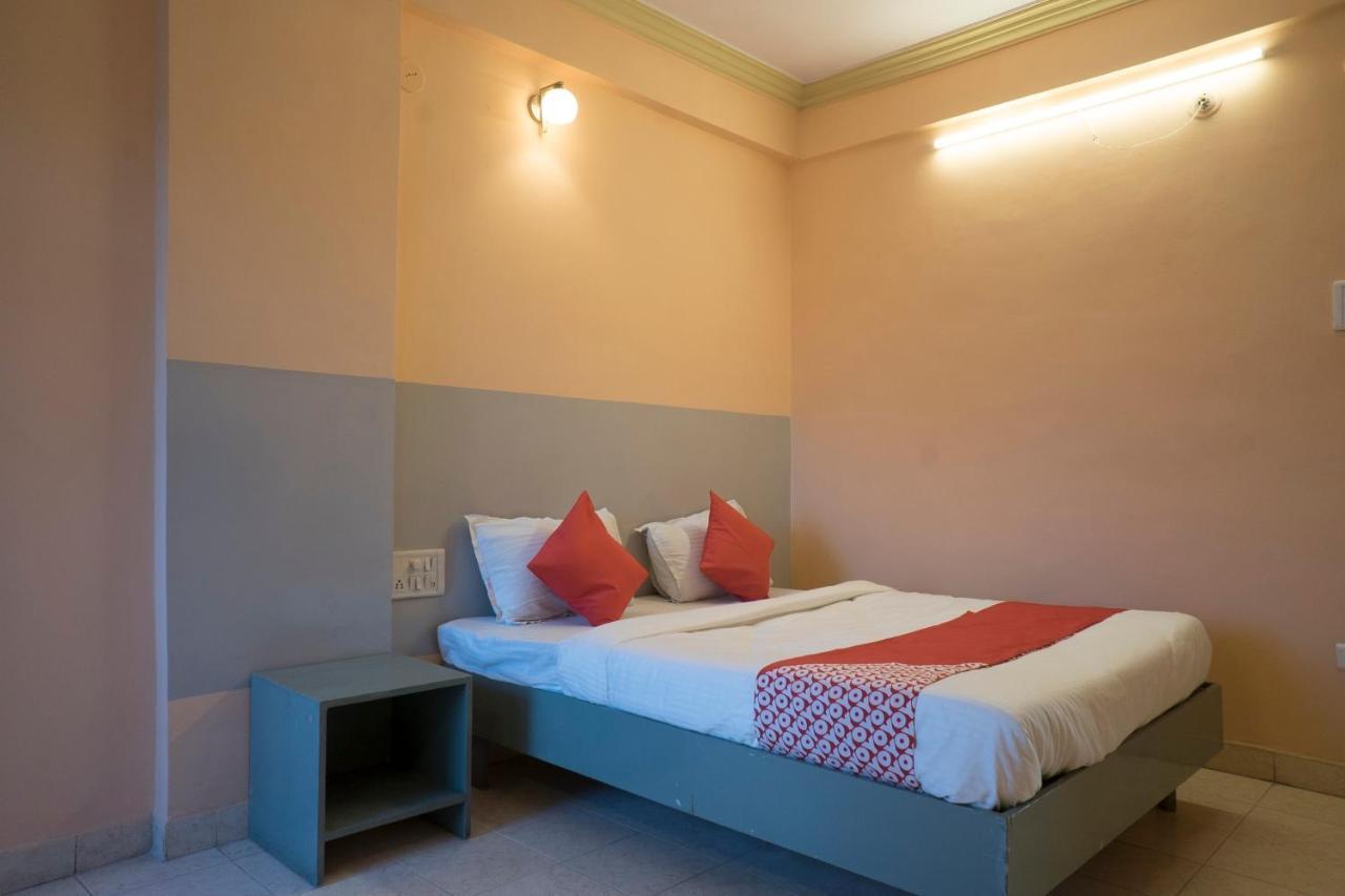 Oyo Flagship 37830 Hotel Aakar International Sātāra Exterior foto