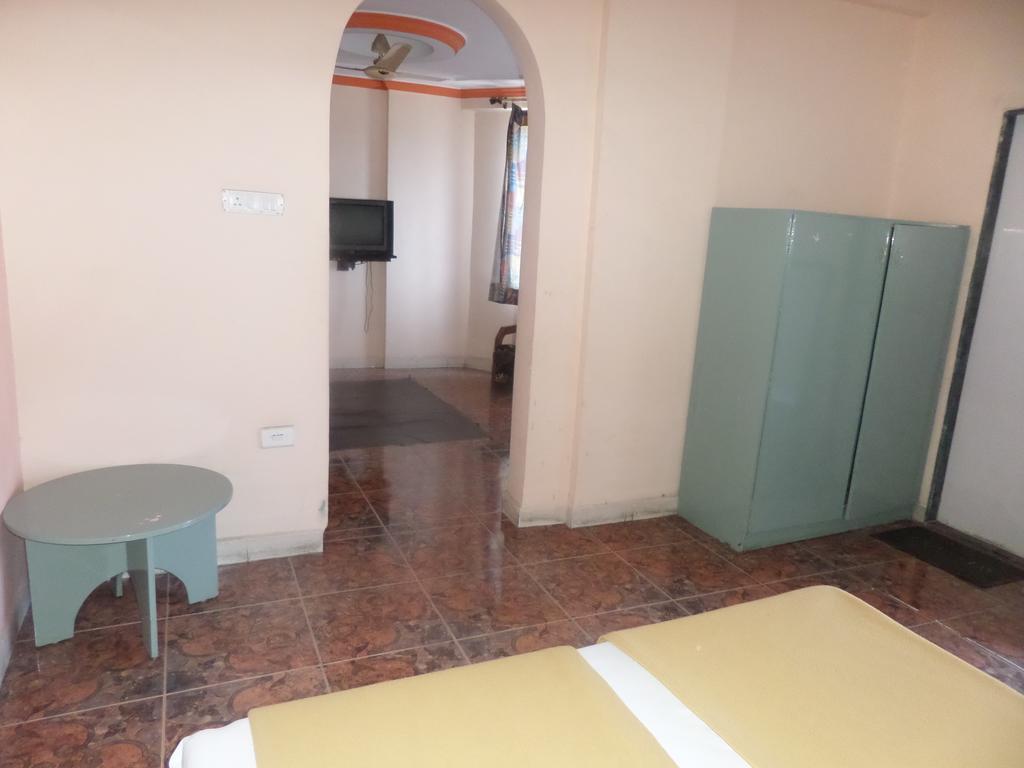 Oyo Flagship 37830 Hotel Aakar International Sātāra Exterior foto