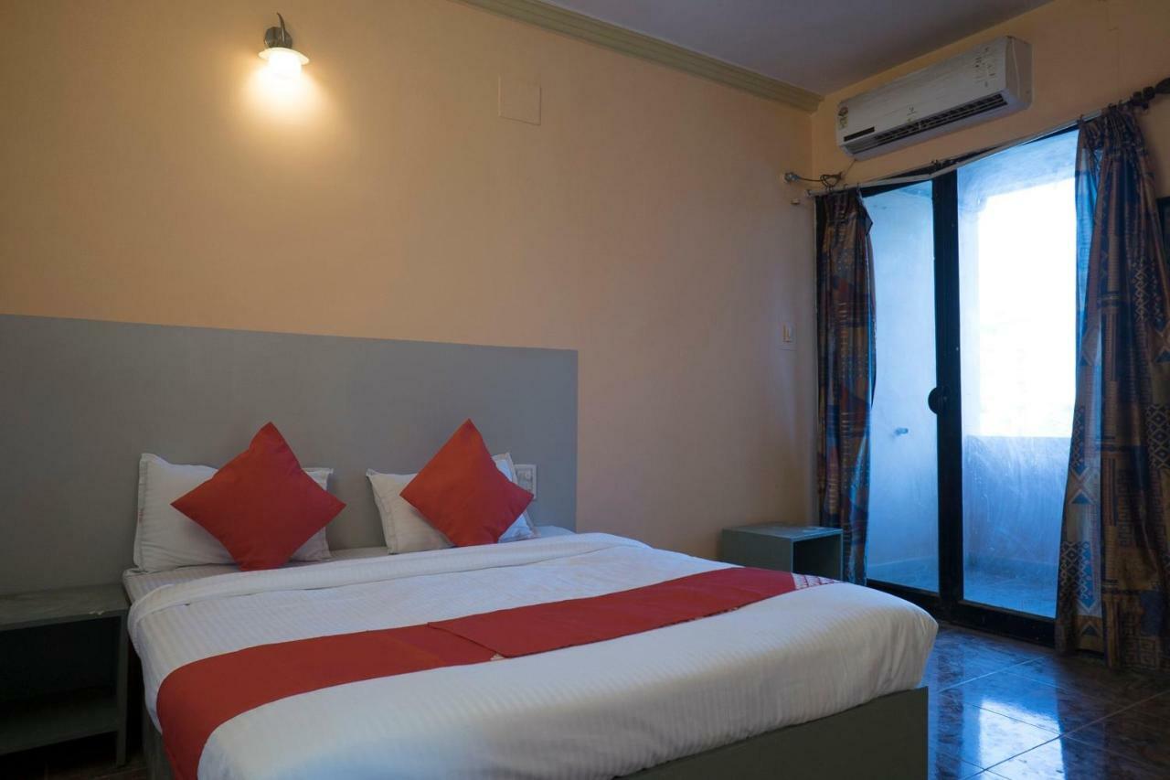 Oyo Flagship 37830 Hotel Aakar International Sātāra Exterior foto