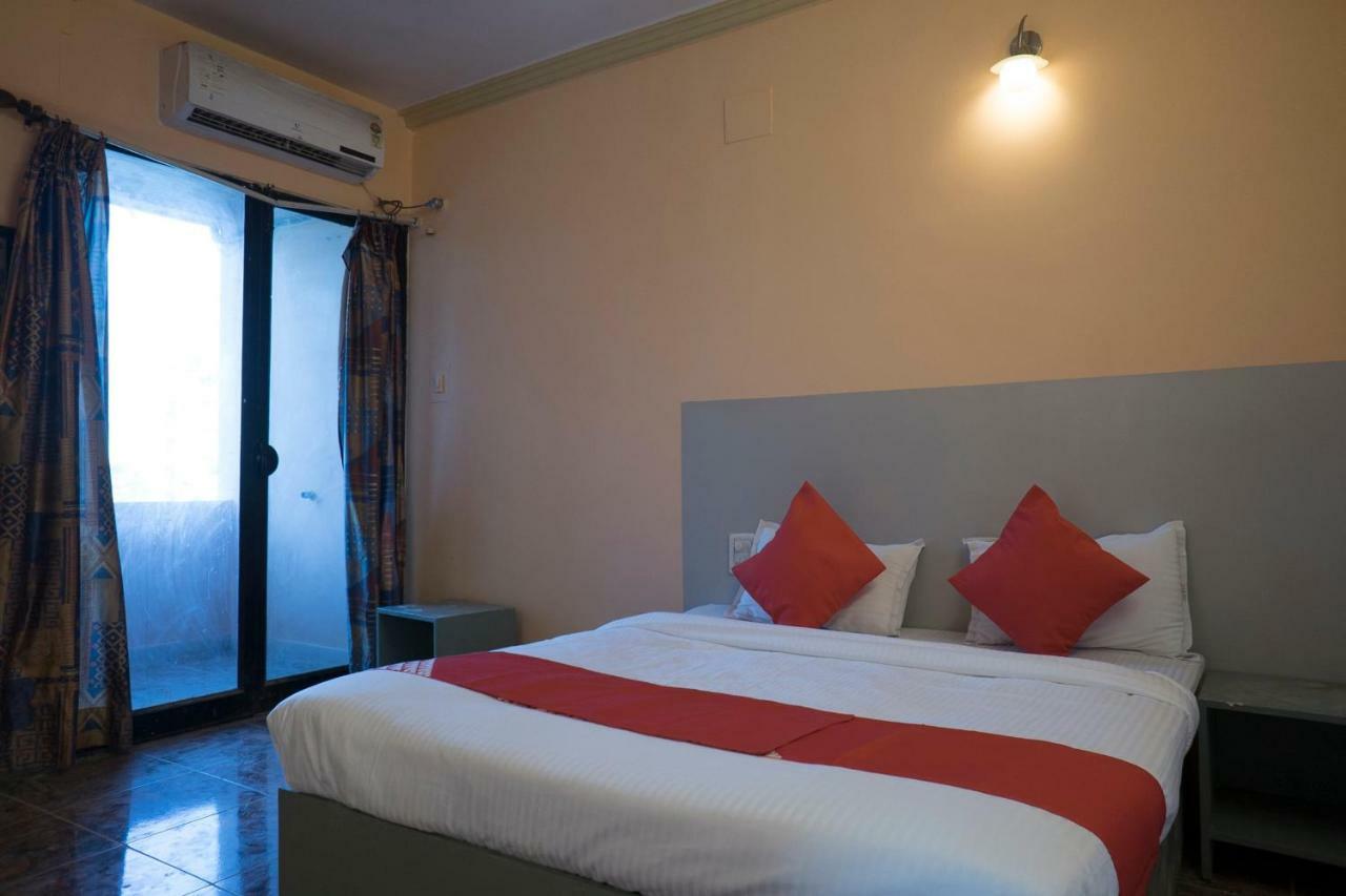 Oyo Flagship 37830 Hotel Aakar International Sātāra Exterior foto