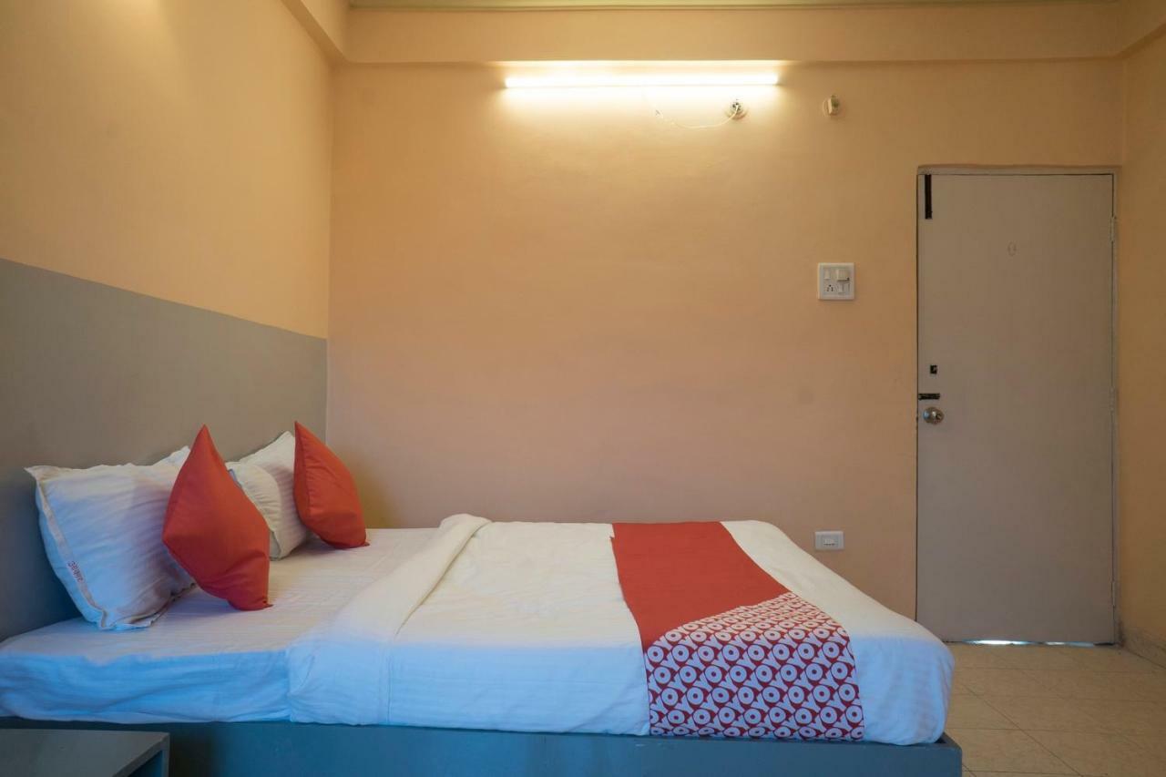 Oyo Flagship 37830 Hotel Aakar International Sātāra Exterior foto