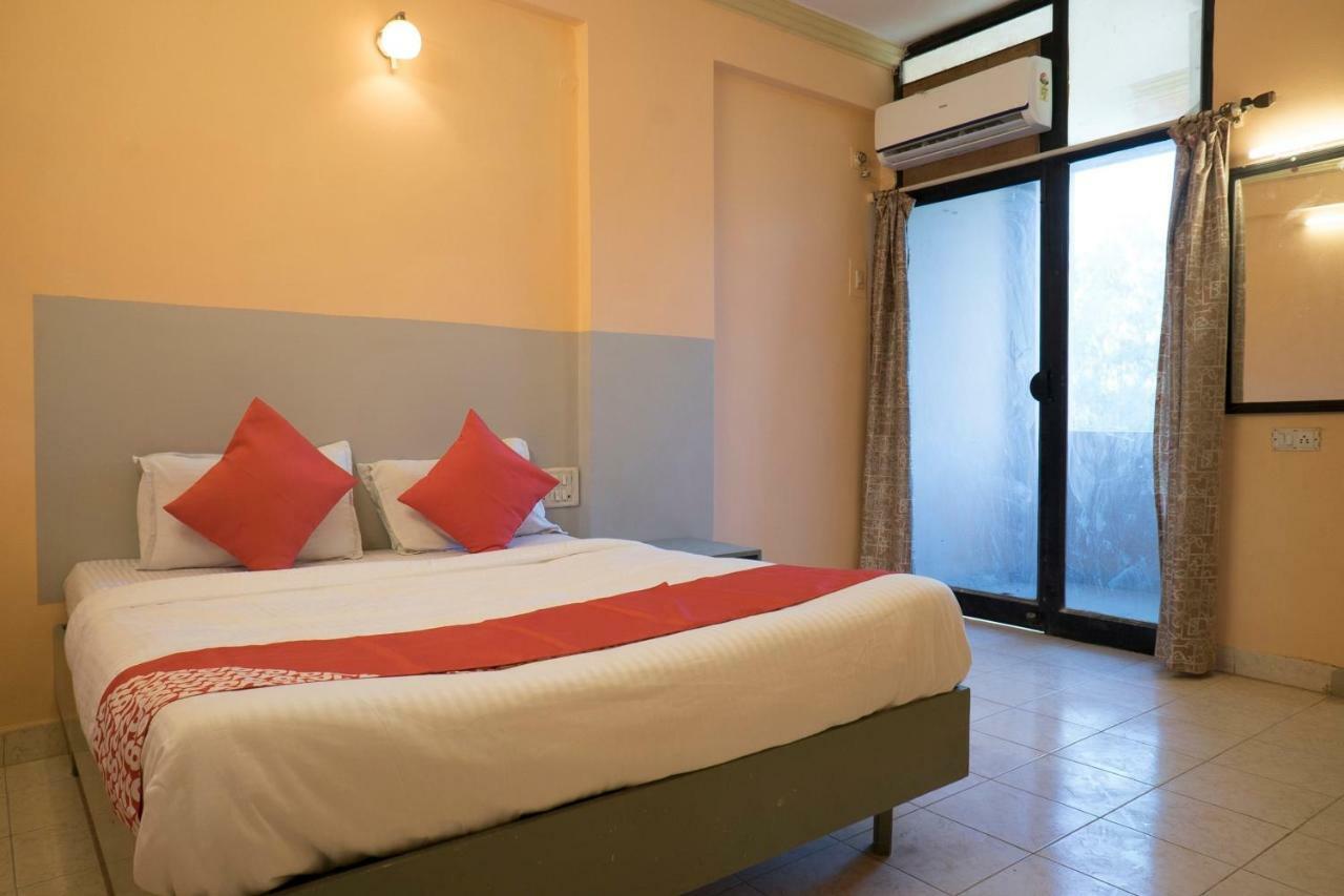 Oyo Flagship 37830 Hotel Aakar International Sātāra Exterior foto